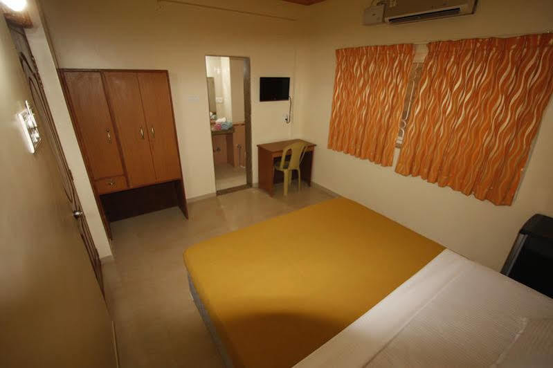 Spot On 39618 El Paso Hotel Арамбол Екстериор снимка